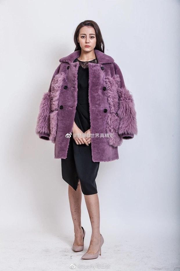 Gương mặt đầy khuyết điểm và đôi chân hoa gấm của Địch Lệ Nhiệt Ba-4