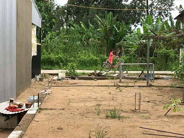 Các mẹ xin quỳ khi nhìn cô con gái thùy mị nết na đến thế là cùng!-1