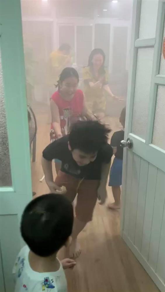 Nhà Thu Trang - Tiến Luật bốc khói nghi ngút, chuyện gì đây?-5