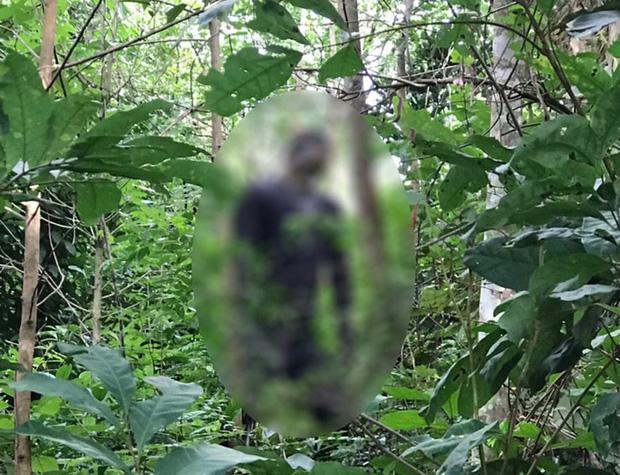 Tìm thân nhân người đàn ông chết trong tư thế treo cổ-1