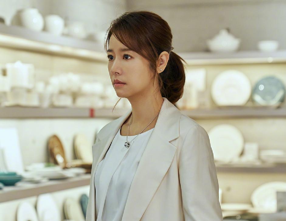 Động thái Lâm Tâm Như sau lời đồn tháo chạy khỏi Trung Quốc-2