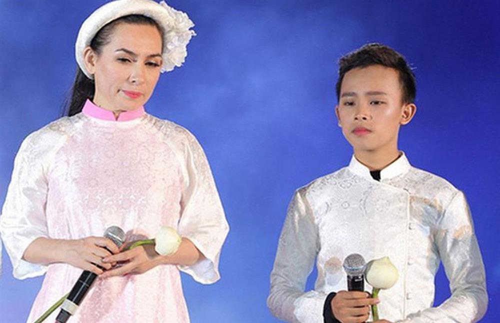 Phi Nhung nhập viện 1 tháng, Hồ Văn Cường mất tích bí ẩn?-1