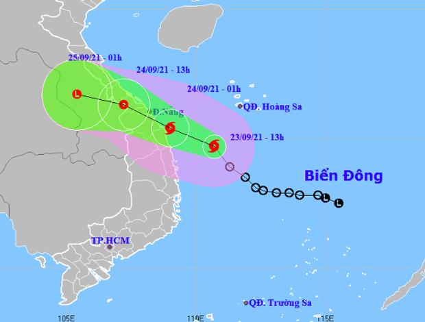 Bão số 6 di chuyển nhanh, các tỉnh miền Trung mưa rất to-1