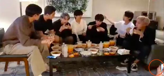 Fan BTS yêu cầu sa thải ngay nhân viên là antifan của Jimin-2