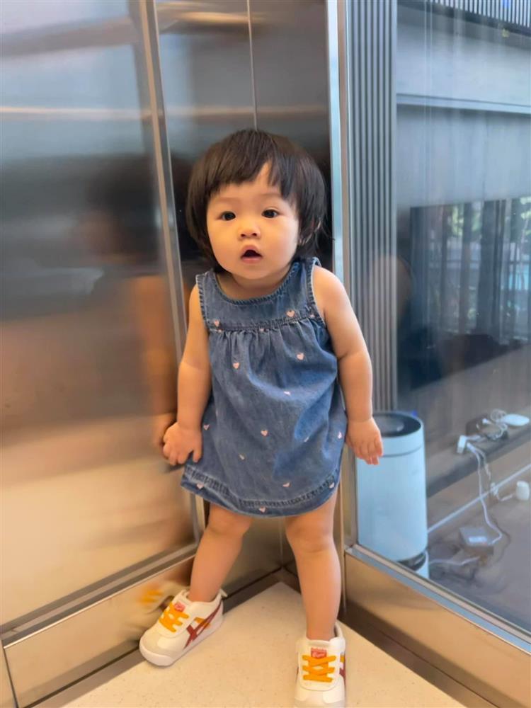 Cường Đô La không đeo khẩu trang cho con dù ra phố mùa dịch-8