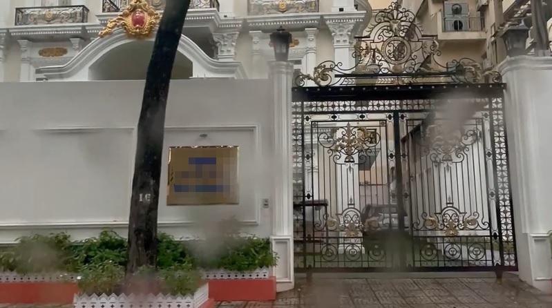 Nữ đại gia mắng rình quay biệt thự, Trang Trần cãi lại gắt-1