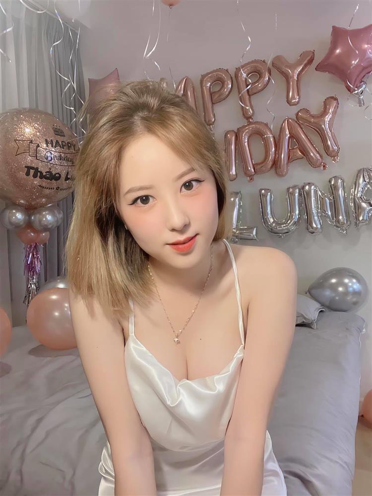 Cô gái bóc đời tư zơ záy cựu sao U21: Mặt xinh, body nóng bỏng-10