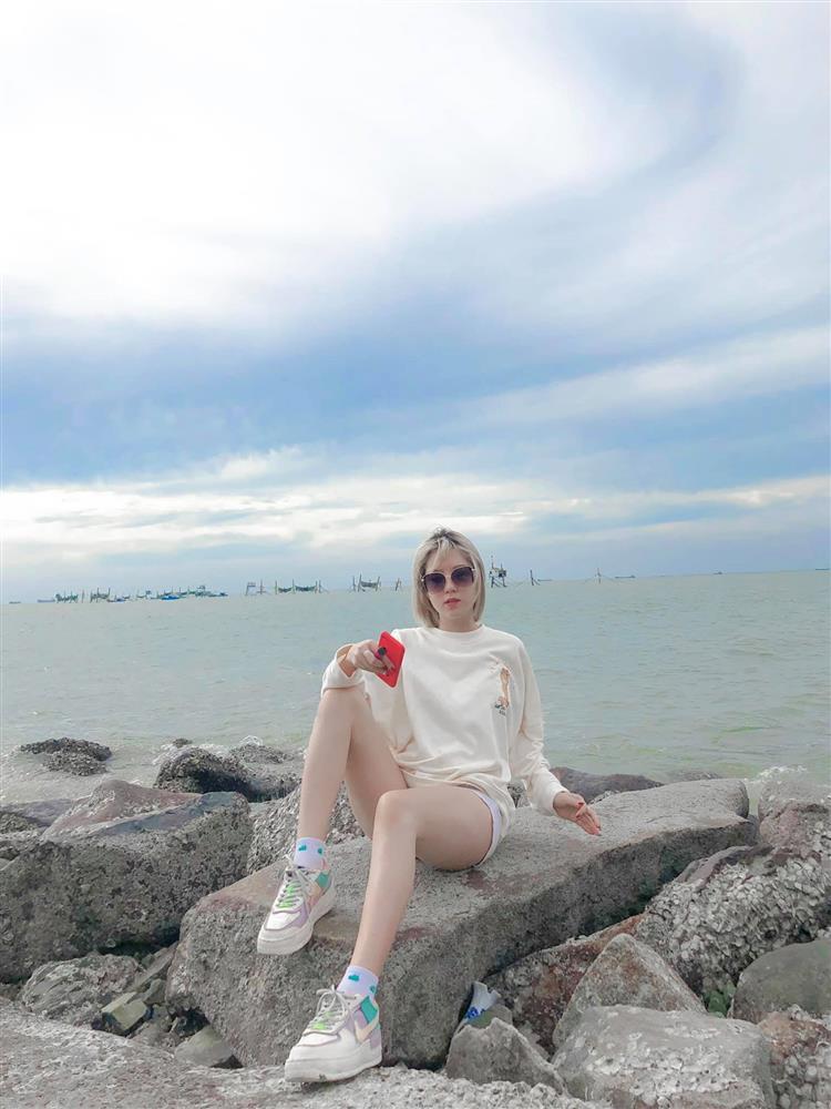 Cô gái bóc đời tư zơ záy cựu sao U21: Mặt xinh, body nóng bỏng-6