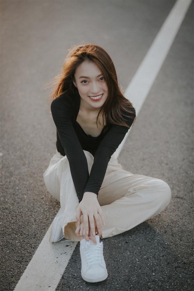 Xôn xao hot girl 7 thứ tiếng thay MC Diệp Chi dẫn Olympia-1