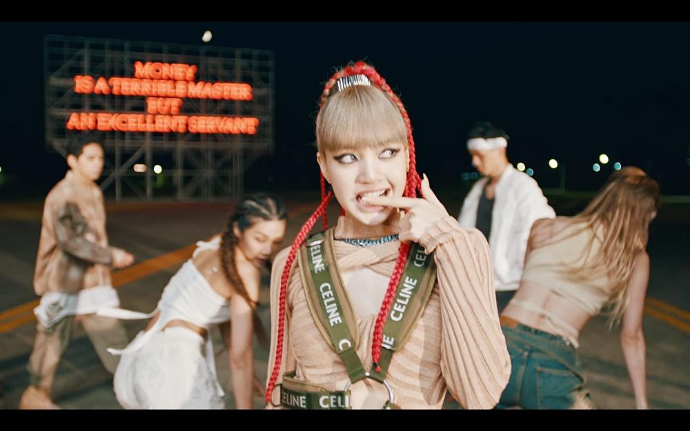 MONEY của Lisa: nhạc cuốn, body lộ xương sườn gây chú ý-1