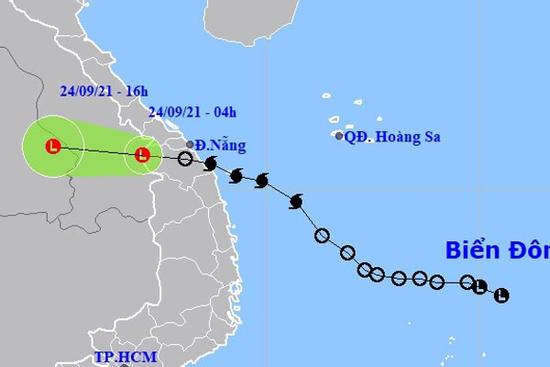 Bão số 6 suy yếu, miền Trung mưa lớn