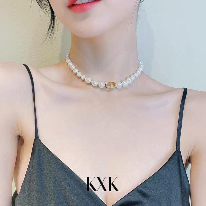 Phương Oanh mặc xấu lộ bắp tay to nhưng phụ kiện vẫn bán ầm ầm-5