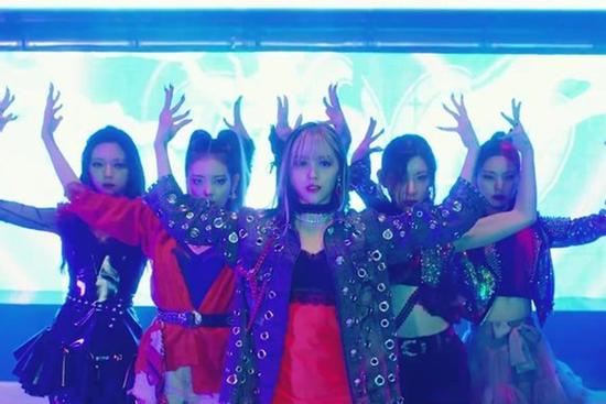 ITZY bùng nổ visual trong MV comeback, nhạc 'đùng đoàng' cực bắt tai