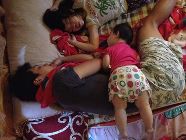 Các ông bô biến thành nạn nhân vì trót ngủ khi nhóc tì còn thức-8