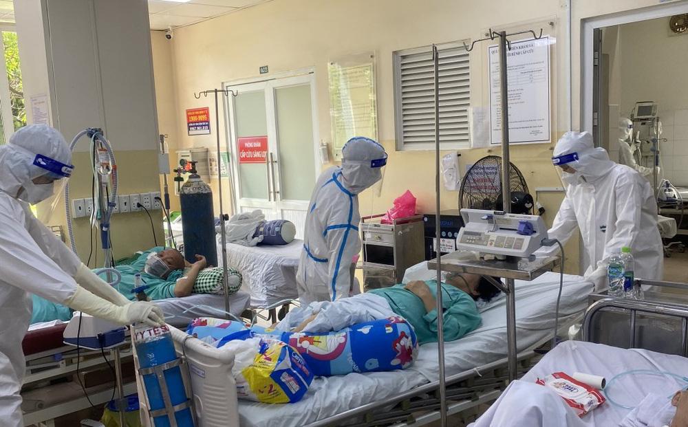 Xúc động bệnh nhân COVID-19 xin ở lại bệnh viện: Tôi chỉ về nếu đi cùng bố-1
