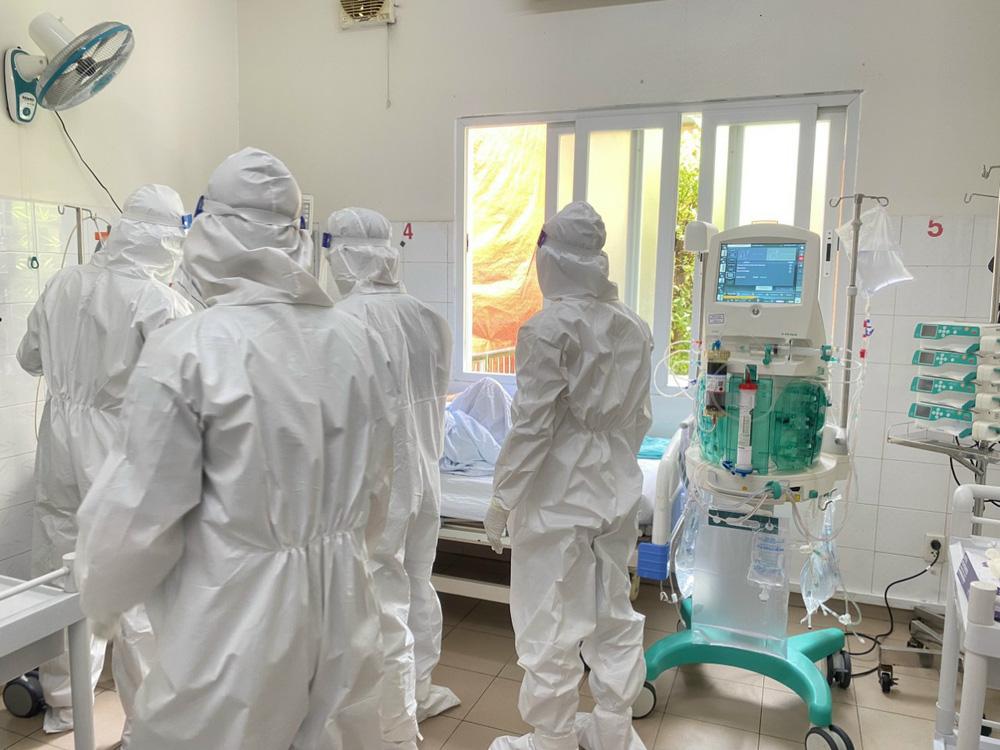 Xúc động bệnh nhân COVID-19 xin ở lại bệnh viện: Tôi chỉ về nếu đi cùng bố-2