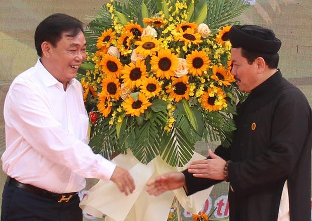 Toàn cảnh cuộc chiến bà Phương Hằng và Võ Hoàng Yên-1