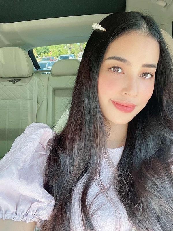 Khoe ảnh bên cậu cả, Phạm Hương gây chú ý nhờ báu vật mẹ 2 con-12