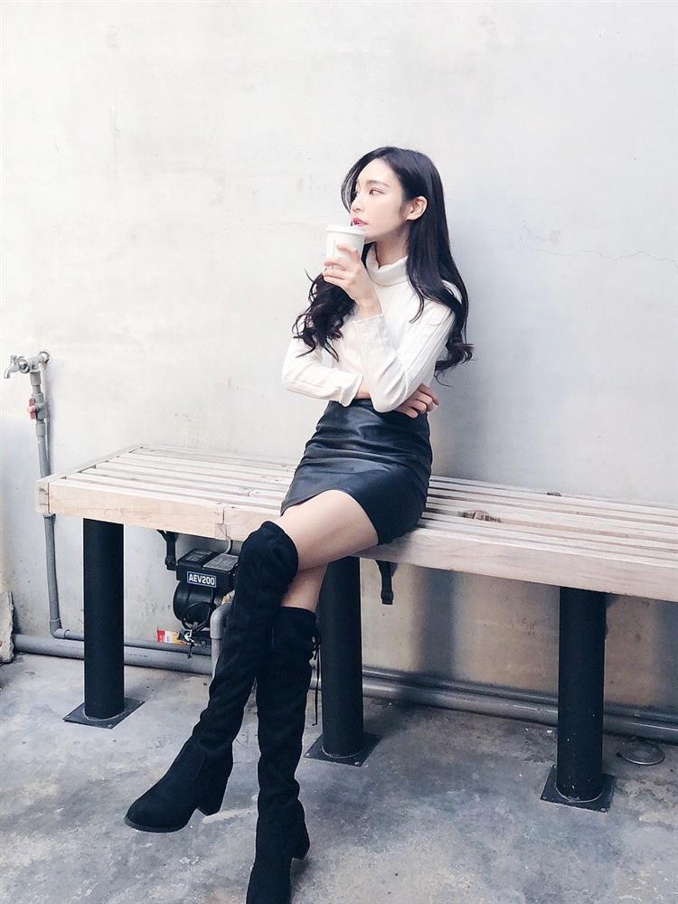 5 công thức mix đồ với boots cao quá gối giúp nàng sành điệu ngày thu-1