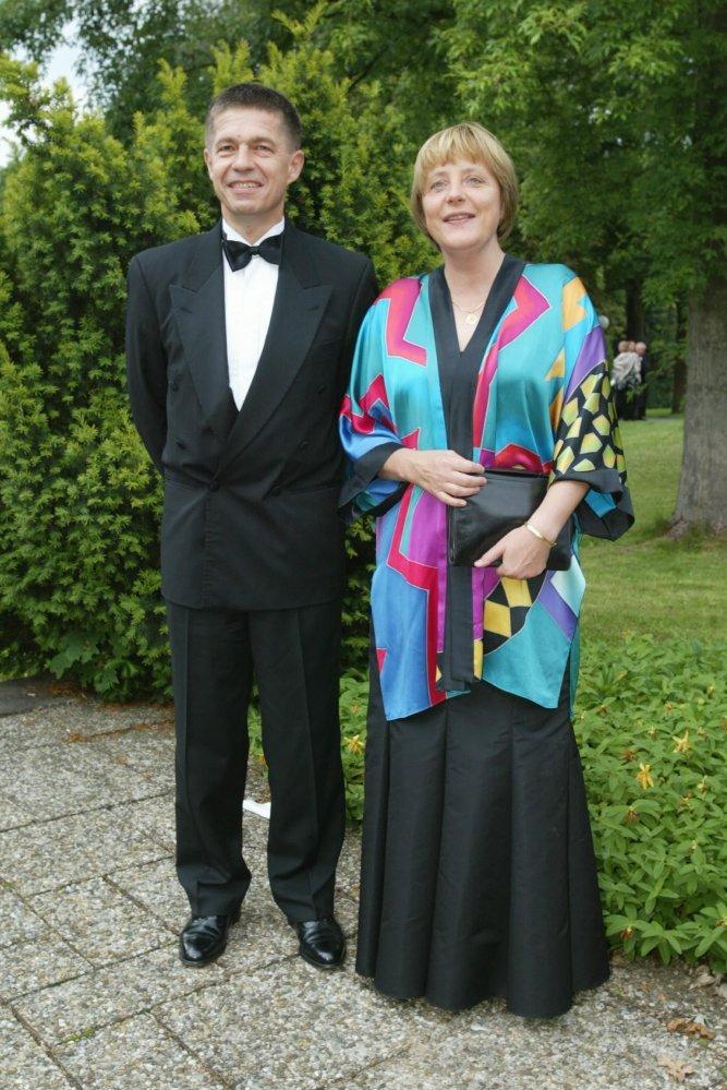 Nguyên tắc ăn mặc thú vị của Người phụ nữ quyền lực nhất thế giới-9