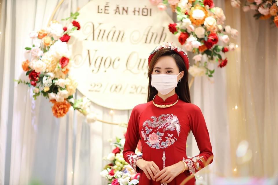 BTV Xuân Anh tổ chức lễ ăn hỏi mùa Covid, danh tính chú rể gây tò mò-1