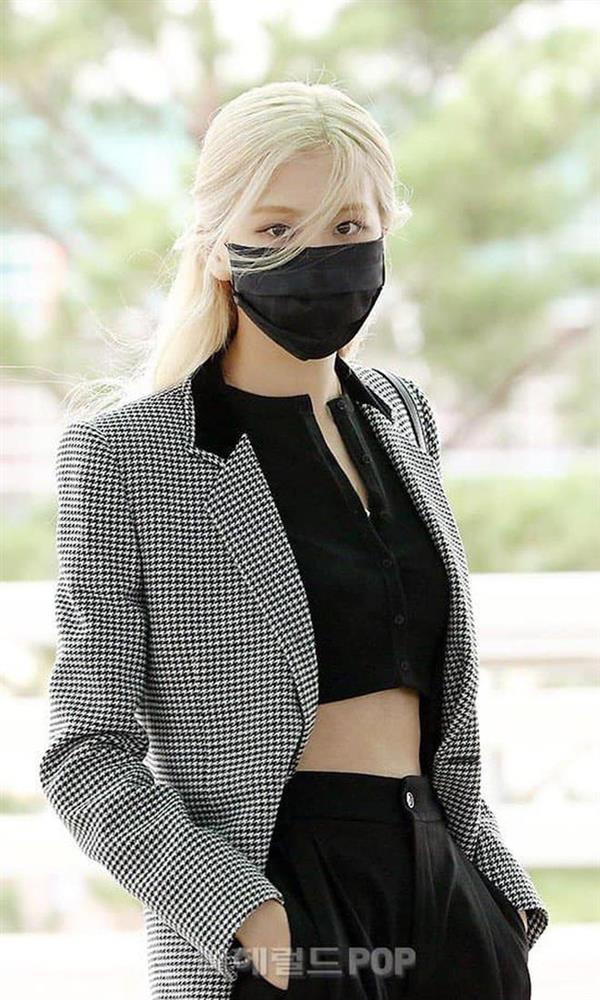 Loạt outfit BLACKPINK tham dự Fashion Week: Ai đỉnh nhất?-2