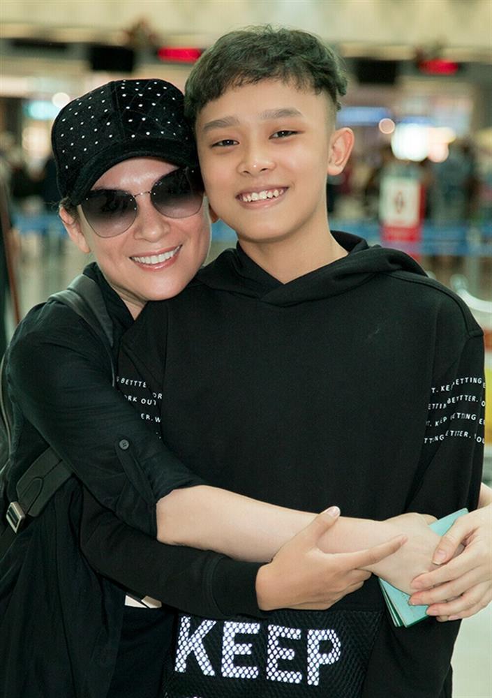 Loạt khoảnh khắc như ruột thịt của Phi Nhung - Hồ Văn Cường-8