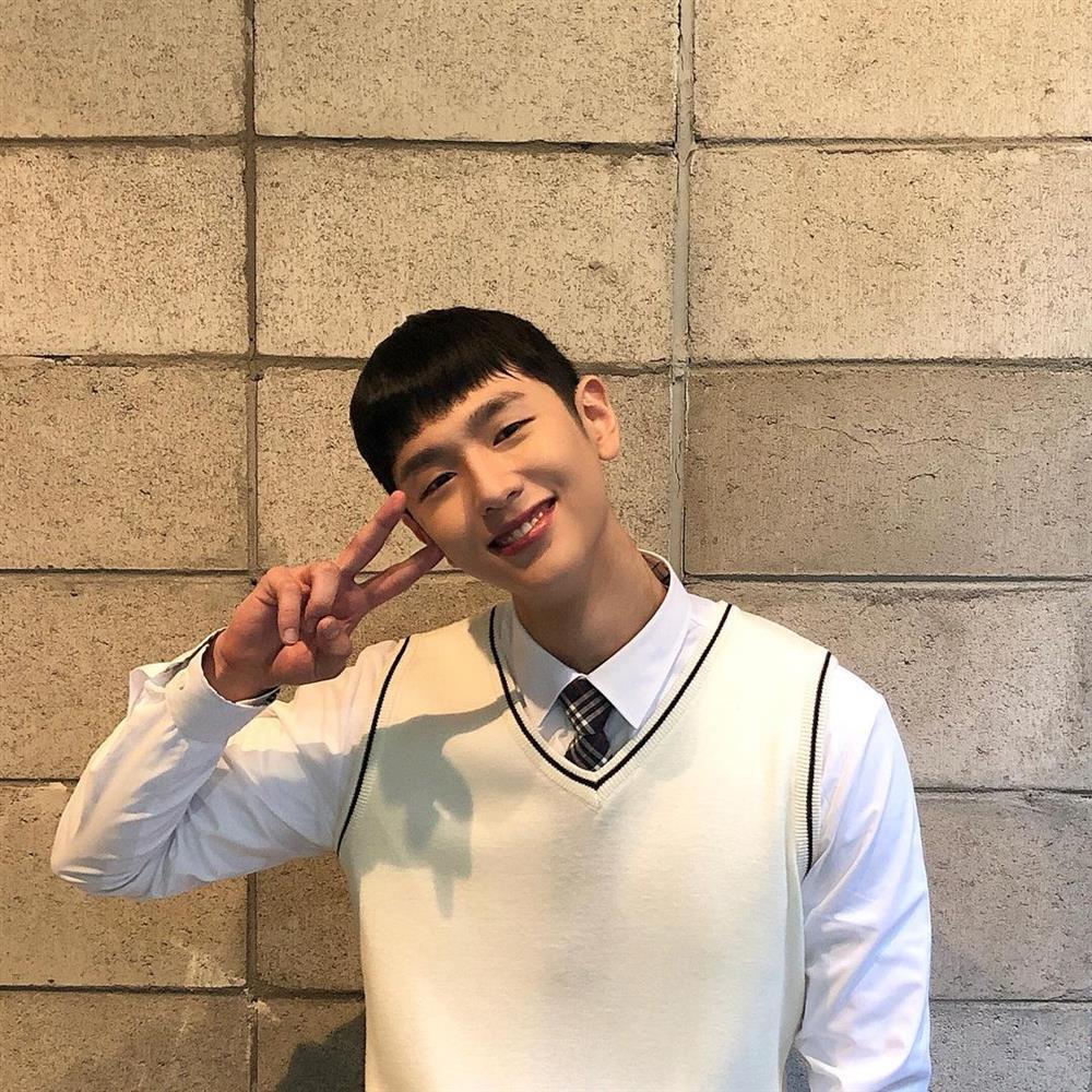 Hội chị em lùng sục trai đẹp 10 giây trong Squid Game-5