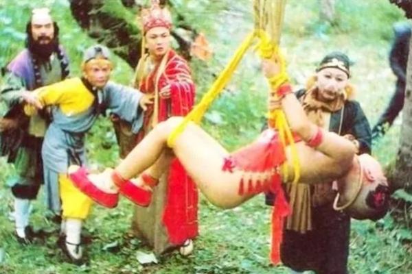 Từ Thiếu Hoa - sư phụ đẹp nhất màn ảnh bị coi thường vì chữ TIỀN-7