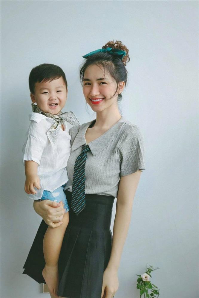 Hòa Minzy công khai bụng nát tươm sau 2 năm sinh nở-4