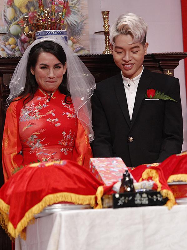Lần duy nhất Phi Nhung mặc váy cưới, chú rể lại kém 24 tuổi-1