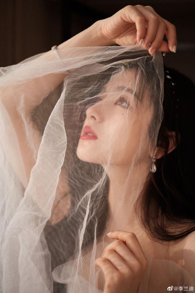 Drama cướp vai: Đối thủ của Triệu Lộ Tư ném đá giấu tay-14