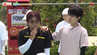 Jack bị tố thích động tay chân, liên tục hành xử thất lễ-9