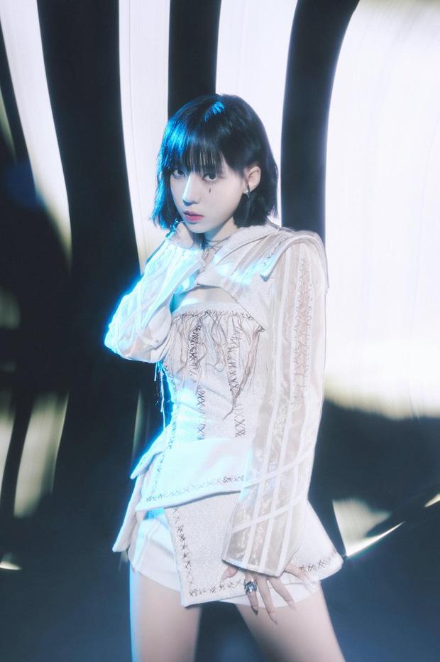 Aespa thả xích bộ ảnh teaser khoe biến hình ảo ma với mặt nạ nữ thần-8