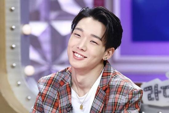 iKON Bobby chính thức chào đón con trai đầu lòng