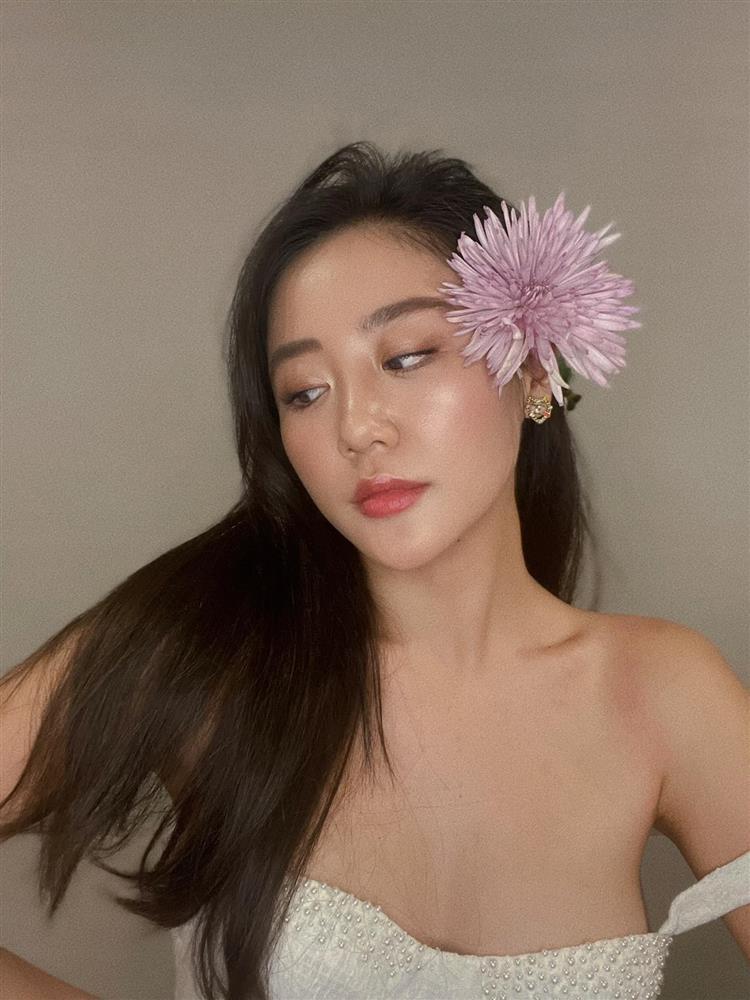 Không nhận ra Văn Mai Hương tuổi 27, tưởng Jisoo phiên bản Việt!-5