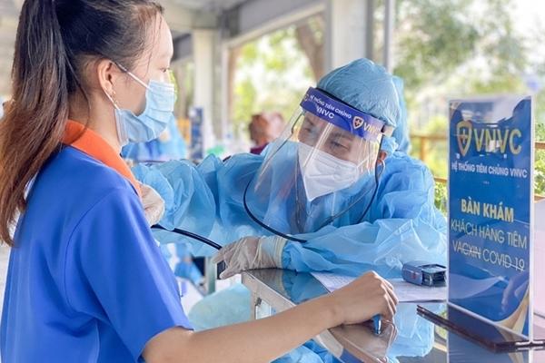 Bắc Giang có 4 ca Covid-19 trên chuyến bay đón người về từ TP HCM-2