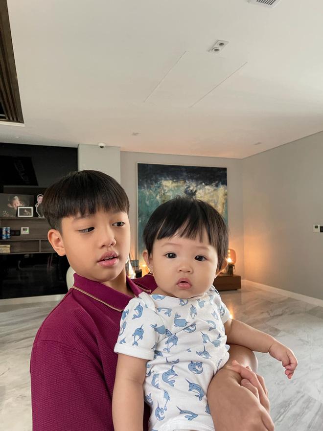 Subeo mặc đồ đôi với em Suchin, lộ 1 điểm giống nhau y đúc-3