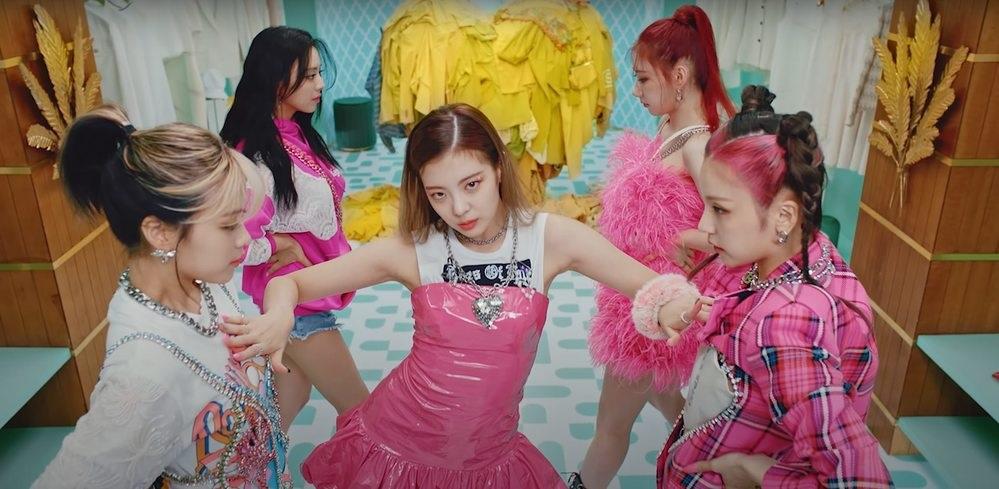 Netizen chỉ ra loạt lý do khiến ITZY càng ngày càng thụt lùi-3