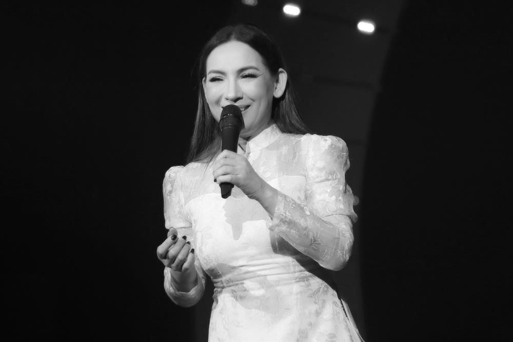 Phi Nhung qua đời, làng showbiz Việt ngập trong nước mắt-1