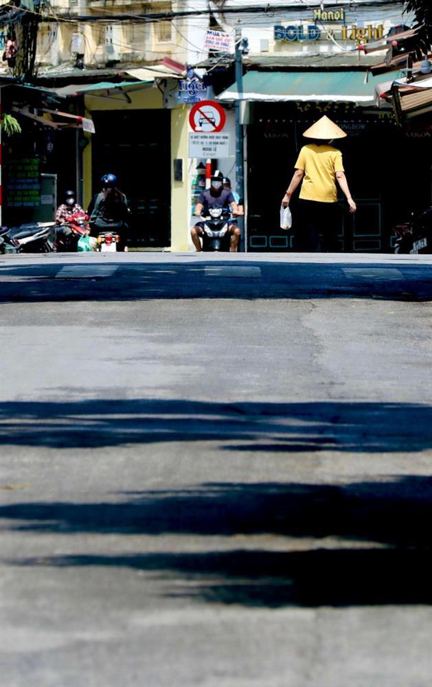 Thổn thức khoảnh khắc trời thu Hà Nội đẹp đến nao lòng-14