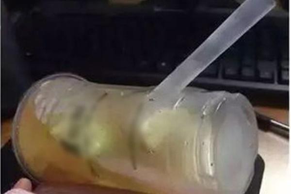 Shipper mếu mặt nhận toàn tiền lẻ từ đơn hàng 1 triệu đồng-3