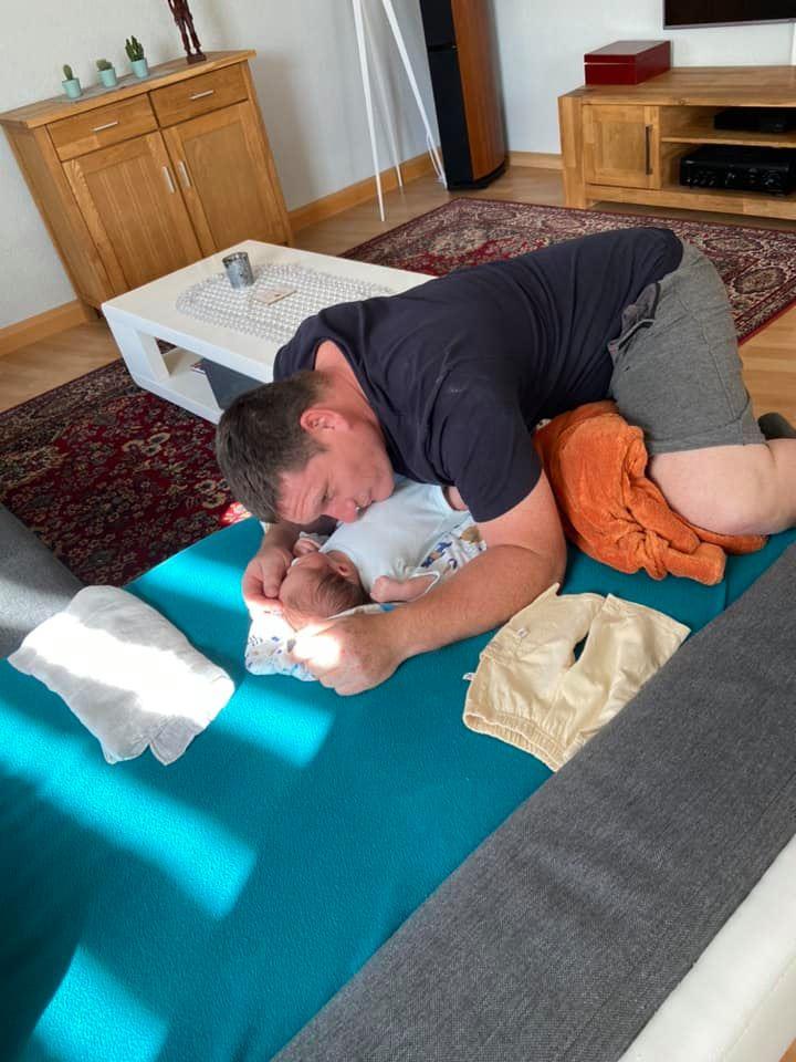 Khoảnh khắc siêu yêu của những ông bố nghiện con-4