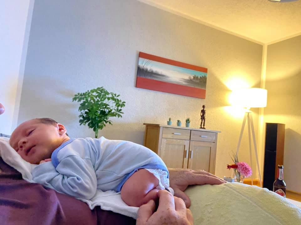 Khoảnh khắc siêu yêu của những ông bố nghiện con-8