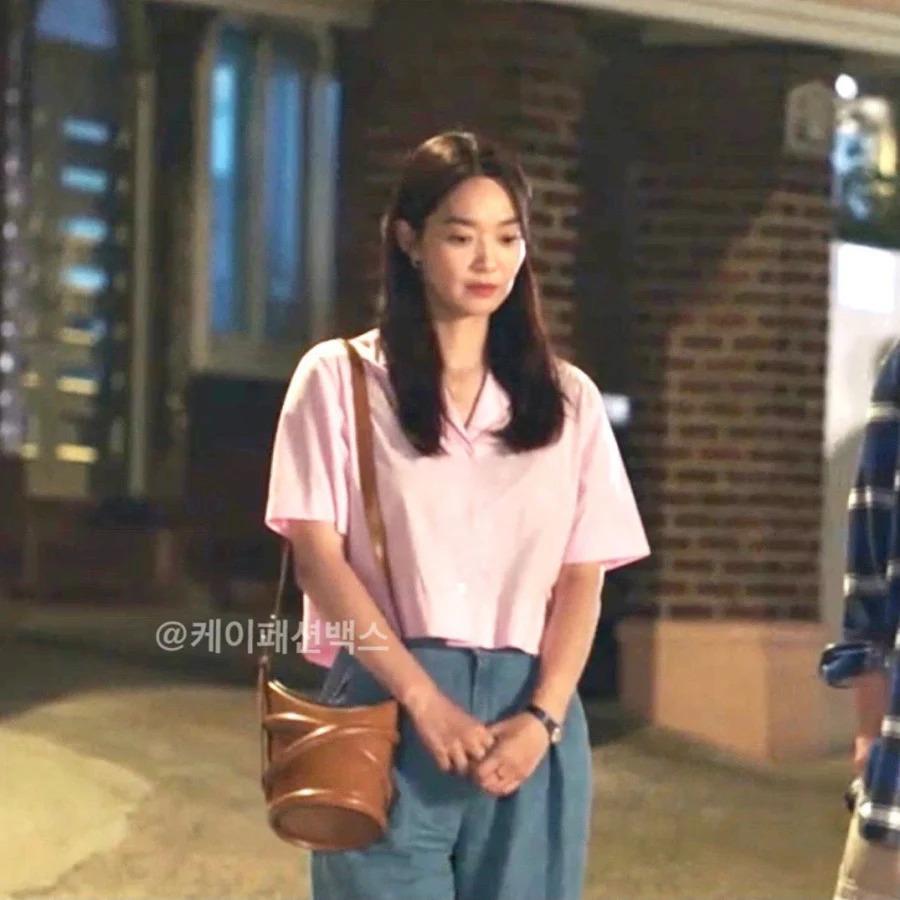 Nàng 30+ học được cả tá công thức mix đồ đơn sắc từ Shin Min Ah-1