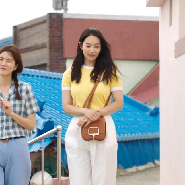 Nàng 30+ học được cả tá công thức mix đồ đơn sắc từ Shin Min Ah-5