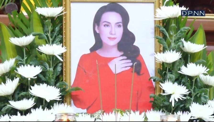 Cầu siêu Phi Nhung tại Mỹ: Con gái đau đớn trước di ảnh-7