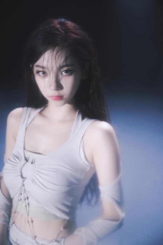 aespa tung bộ ảnh với xương quái vật Black Mamba, chỉ có đỉnh!-1