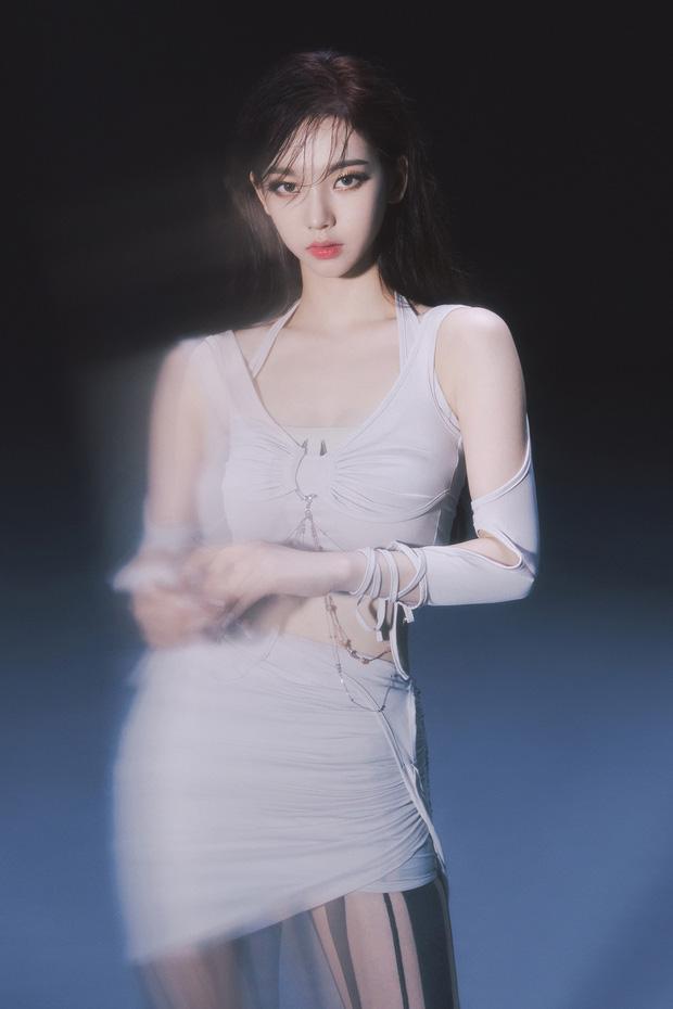 aespa tung bộ ảnh với xương quái vật Black Mamba, chỉ có đỉnh!-2