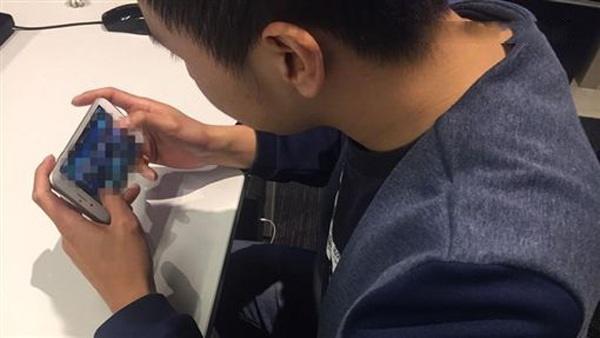 Vợ xin tiền mua đôi giày, chồng tỏ luôn thái độ trong bữa cơm-2